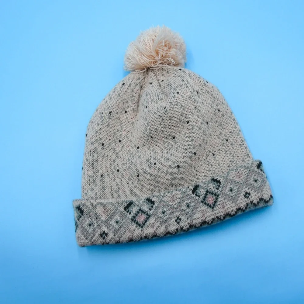 Ouray Hat Womens One Size Yellowstone Club YC Beanie Tan‎ Fair Isle Pom Pom Knit